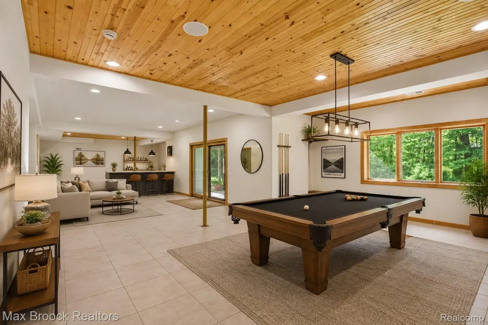 11910 Scott Road Springfield Charter Township, MI 48350