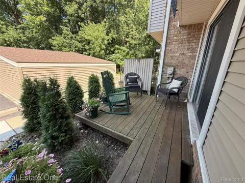 1403 Oakbrook E #93