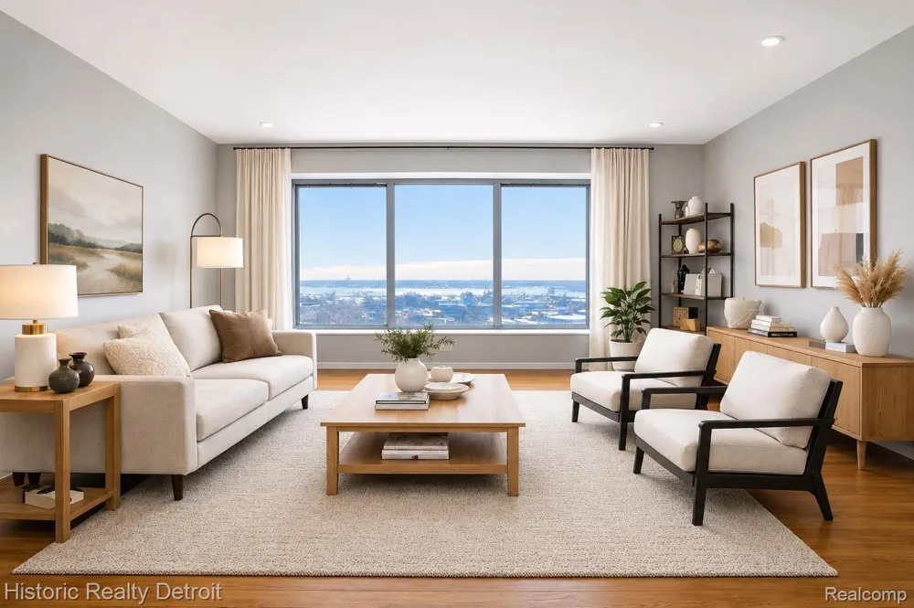 1300 E Lafayette #905 Detroit City, MI 48207