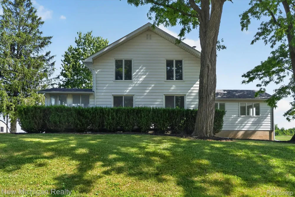11374 Lahring Road Argentine Township, MI 48418