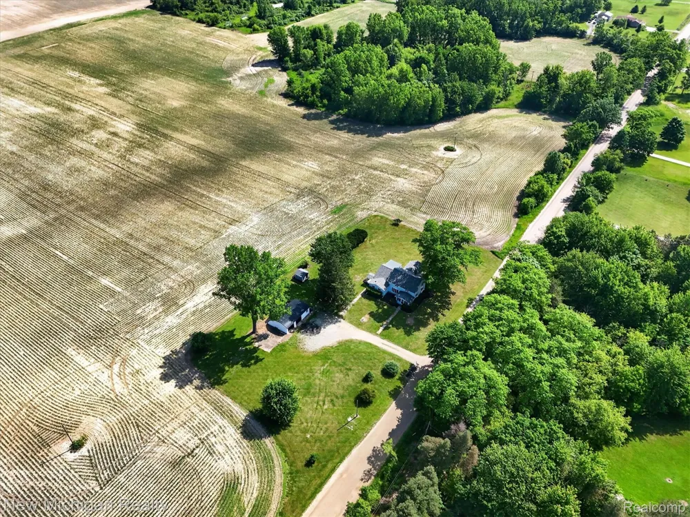 11374 Lahring Road Argentine Township, MI 48418