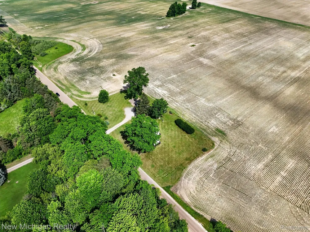11374 Lahring Road Argentine Township, MI 48418