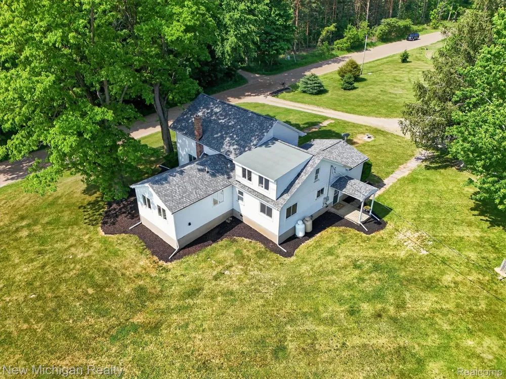 11374 Lahring Road Argentine Township, MI 48418