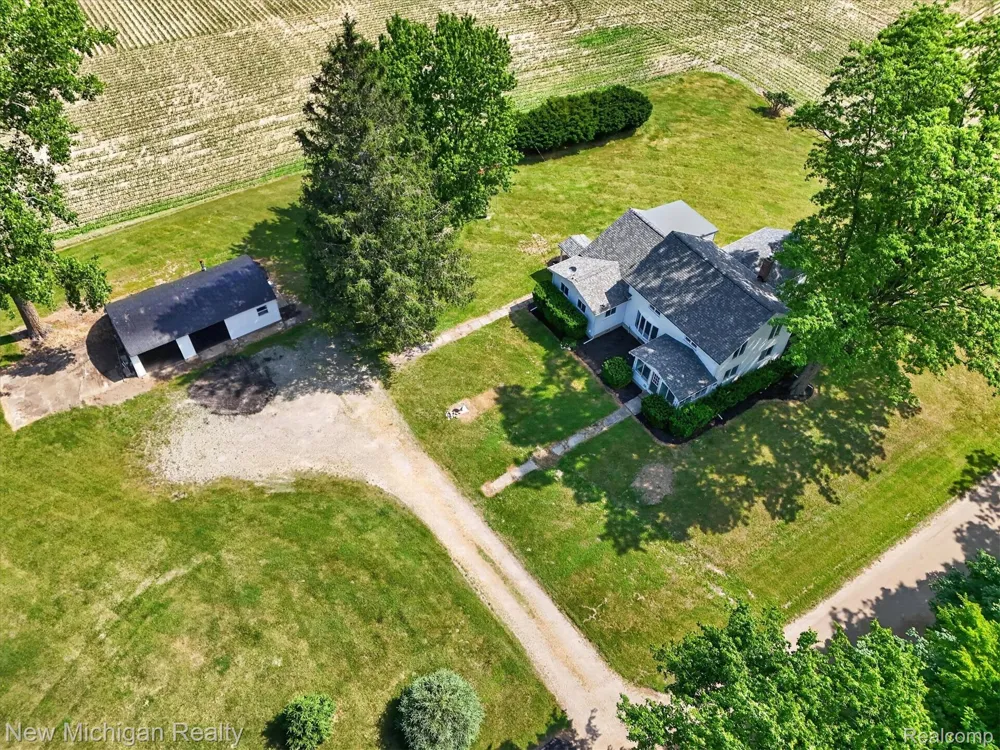11374 Lahring Road Argentine Township, MI 48418