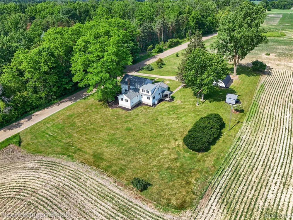 11374 Lahring Road Argentine Township, MI 48418