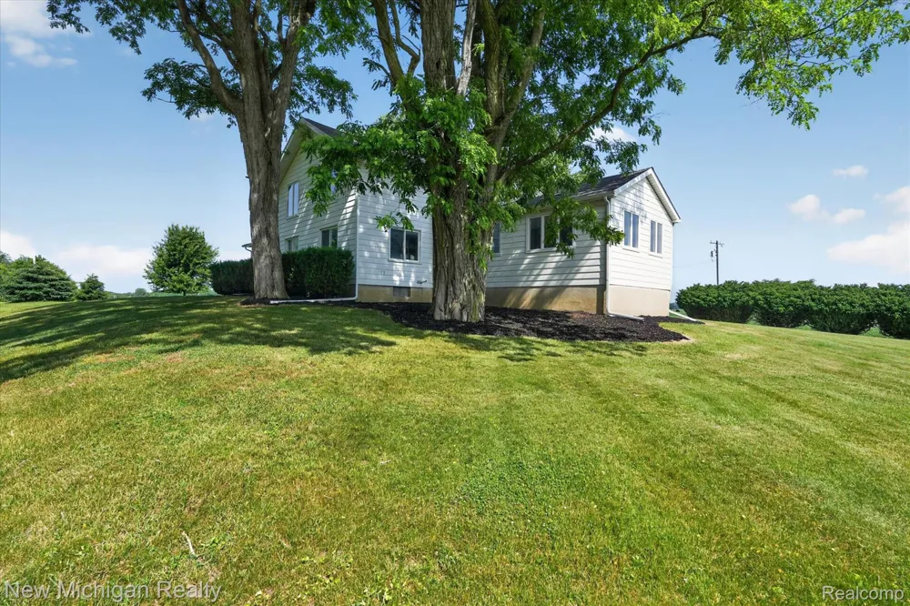 11374 Lahring Road Argentine Township, MI 48418