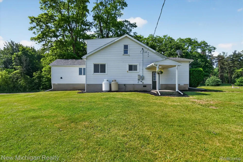 11374 Lahring Road Argentine Township, MI 48418