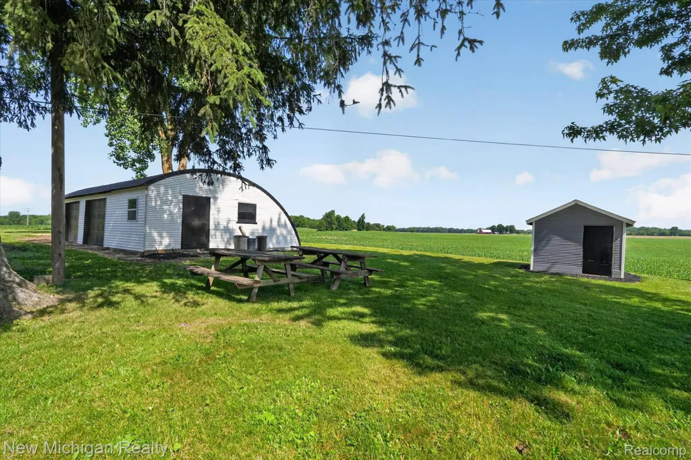 11374 Lahring Road Argentine Township, MI 48418
