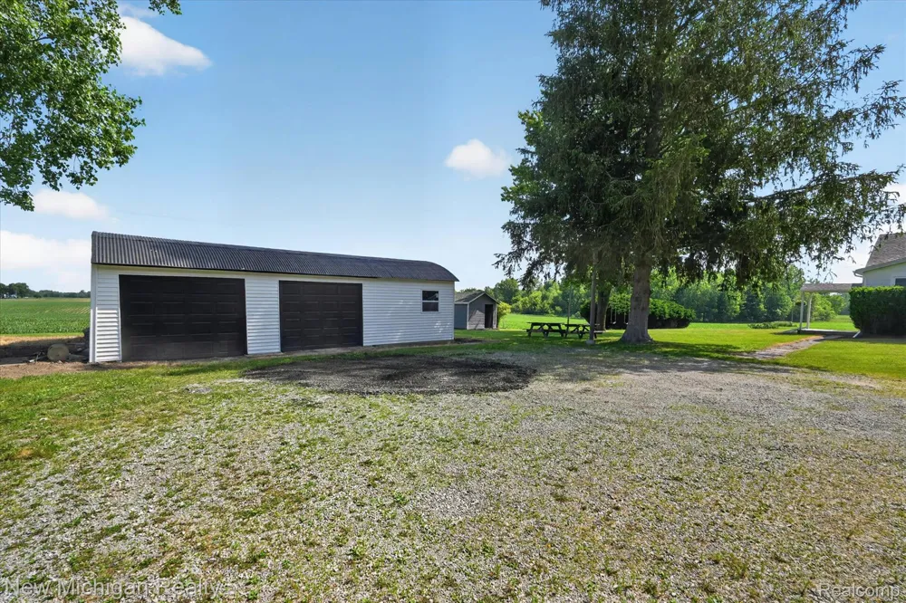 11374 Lahring Road Argentine Township, MI 48418
