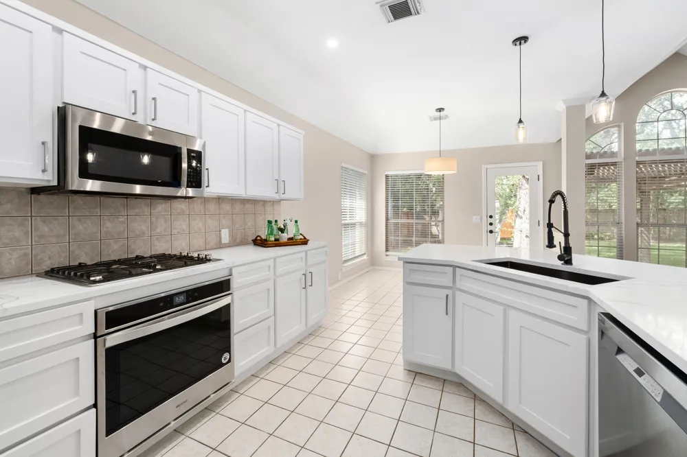 5405 Apache Creek Cove Austin, TX 78735