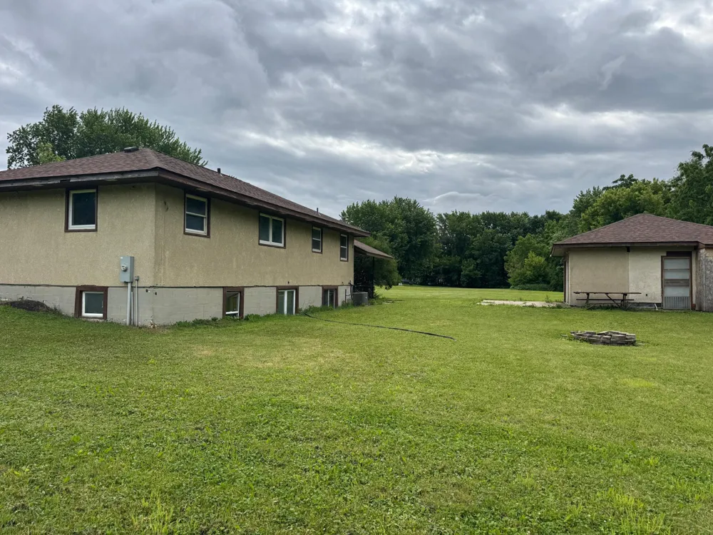 435 W Ottawa Street Le Center, MN 56057