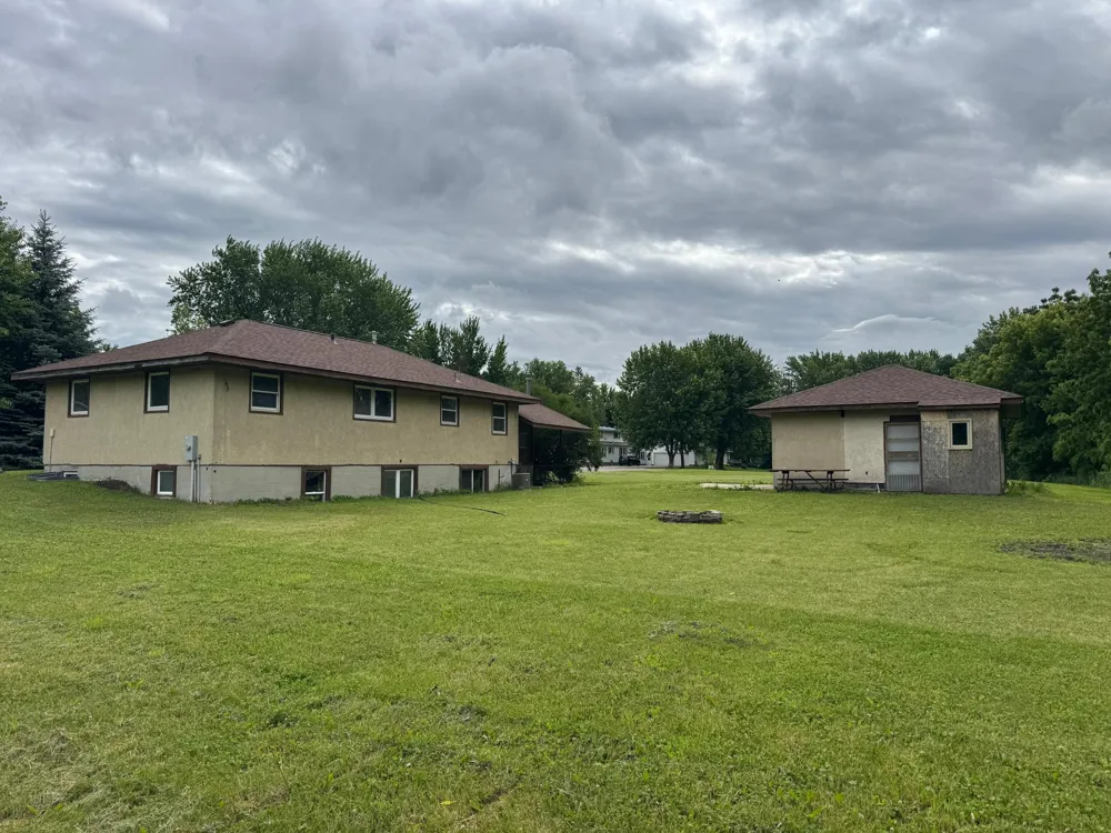 435 W Ottawa Street Le Center, MN 56057