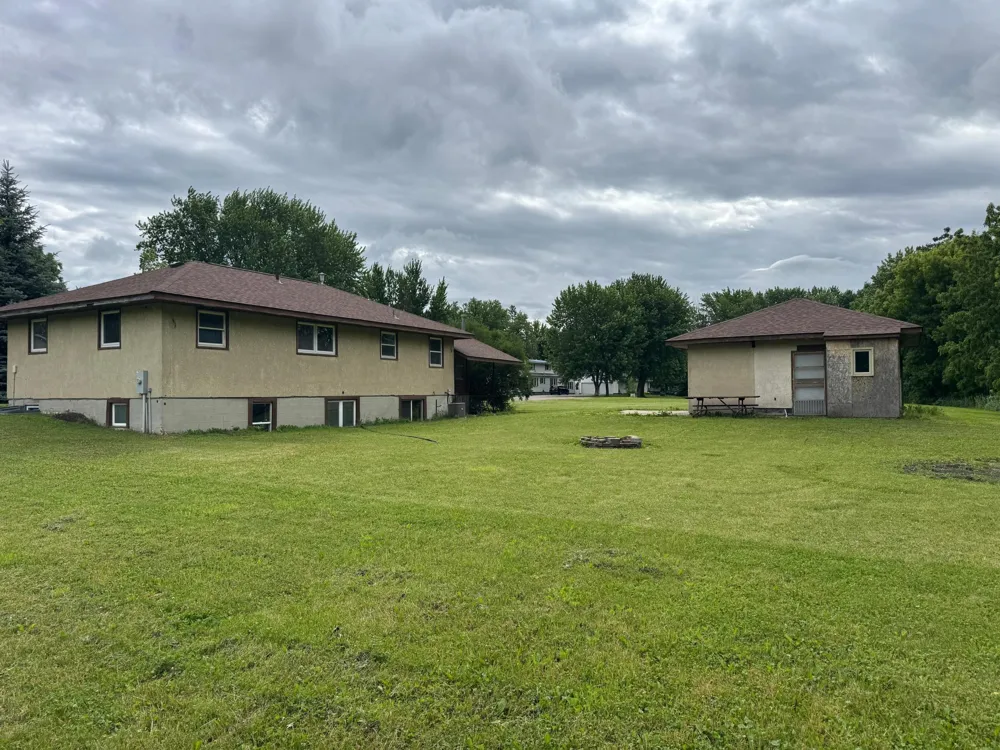 435 W Ottawa Street Le Center, MN 56057