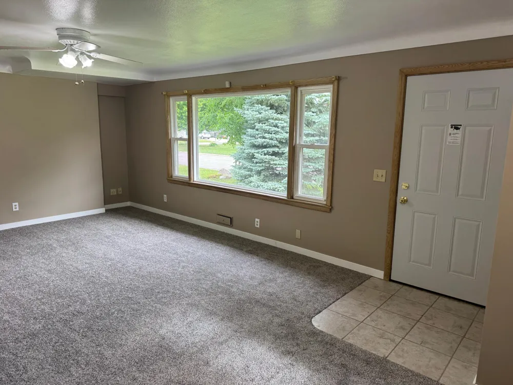 435 W Ottawa Street Le Center, MN 56057