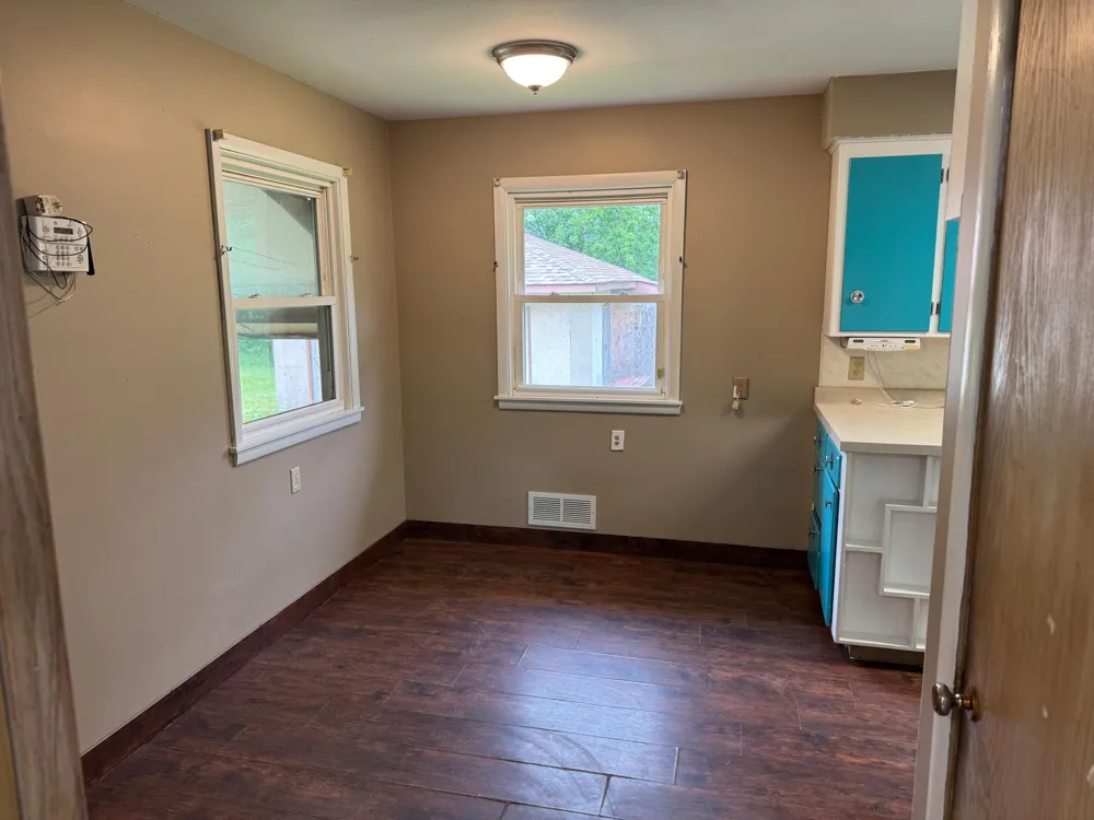 435 W Ottawa Street Le Center, MN 56057