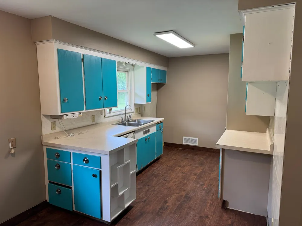 435 W Ottawa Street Le Center, MN 56057