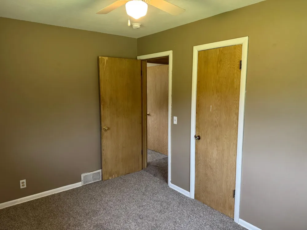 435 W Ottawa Street Le Center, MN 56057