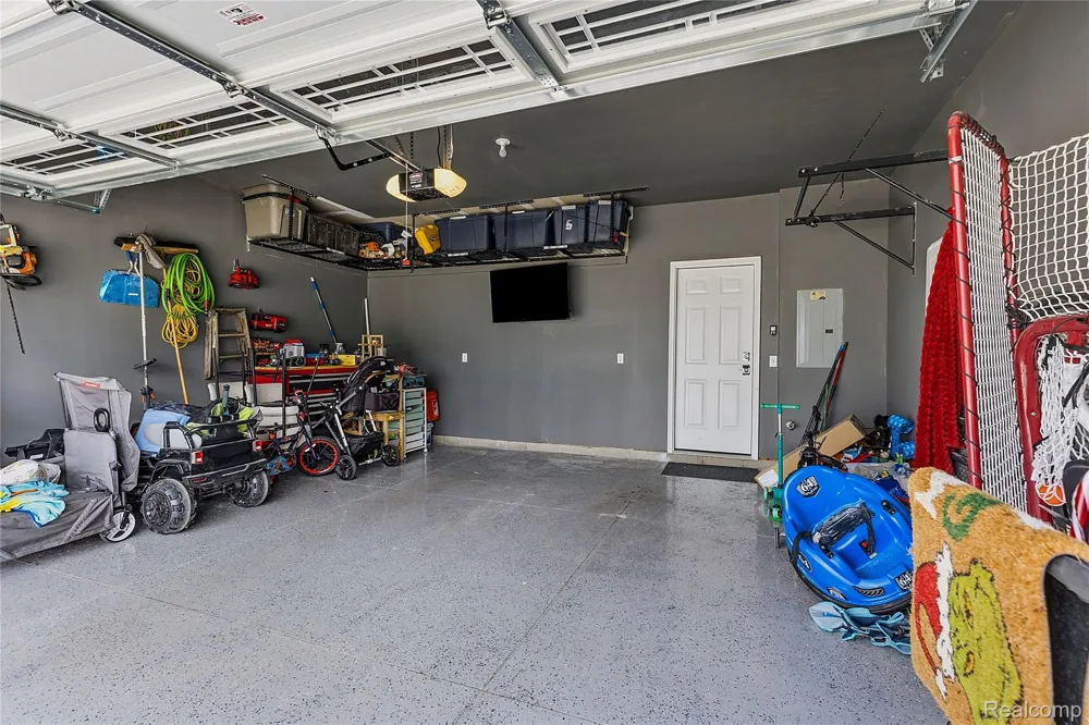 2401 Salt Springs Drive Saline Township, MI 48176