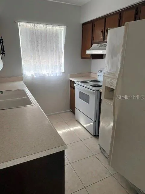 1100 E CAROLINE STREET #119 Tavares, FL 32778