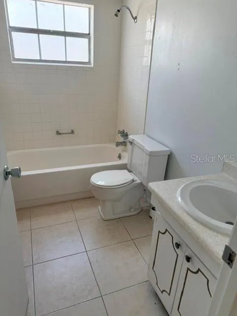 1100 E CAROLINE STREET #119 Tavares, FL 32778