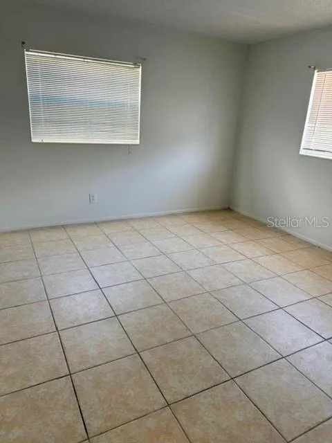 1100 E CAROLINE STREET #119 Tavares, FL 32778