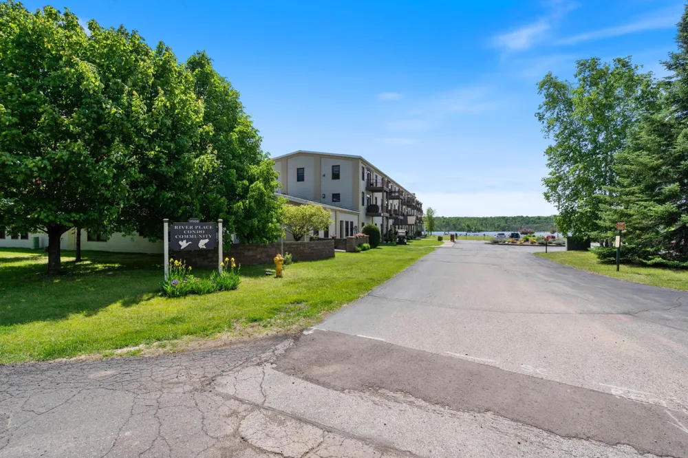 9900 Hudson Boulevard #200 Duluth, MN 55808