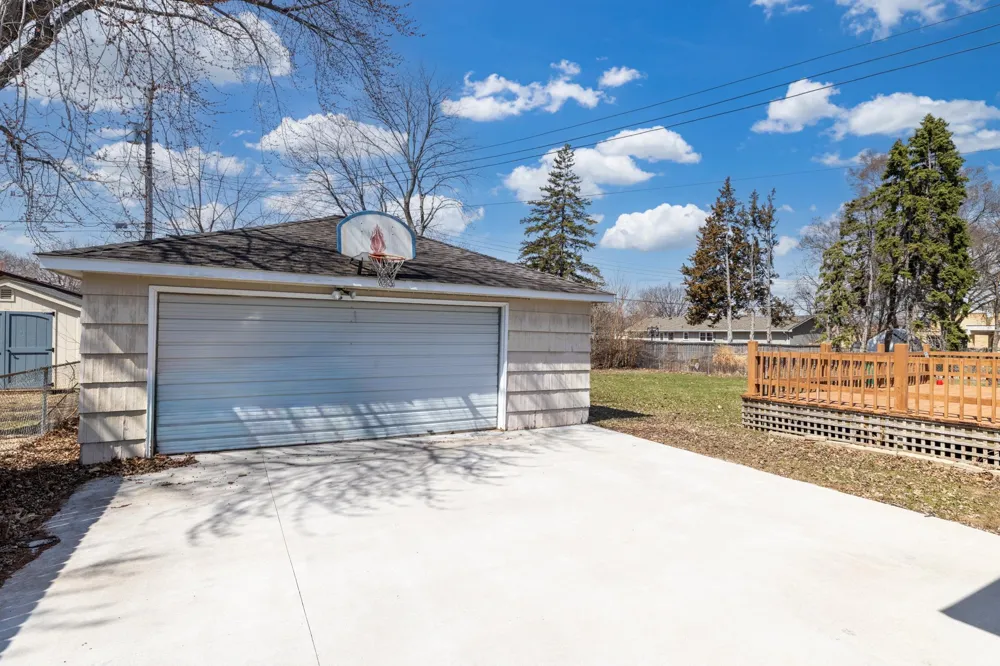 6925 Halifax Avenue Brooklyn Center, MN 55429