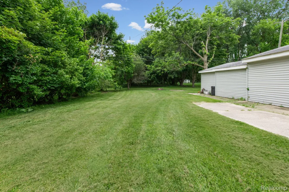 19227 Gudith Road Brownstown Charter Township, MI 48183
