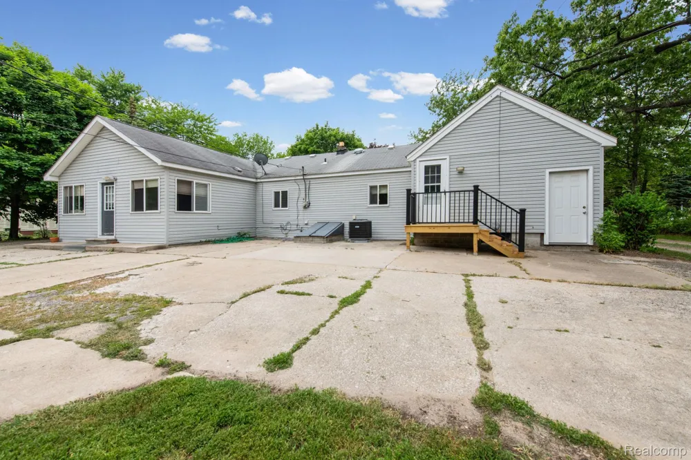 19227 Gudith Road Brownstown Charter Township, MI 48183