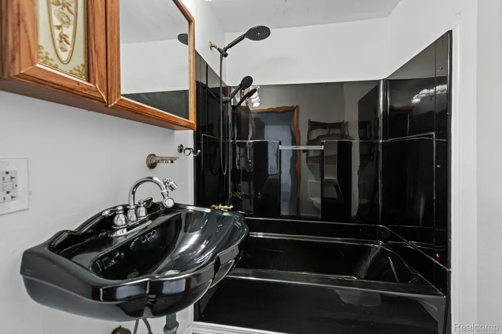 19227 Gudith Road Brownstown Charter Township, MI 48183