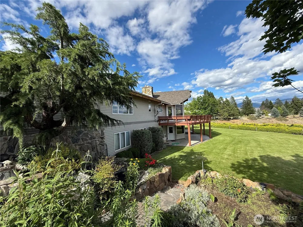 24 Valley View Drive Omak, WA 98841