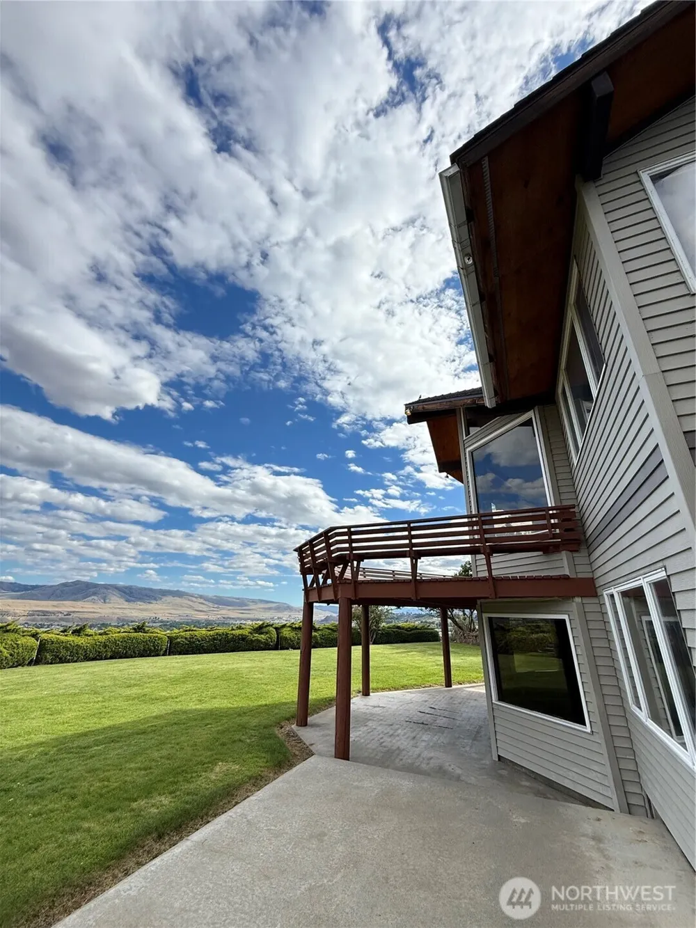 24 Valley View Drive Omak, WA 98841