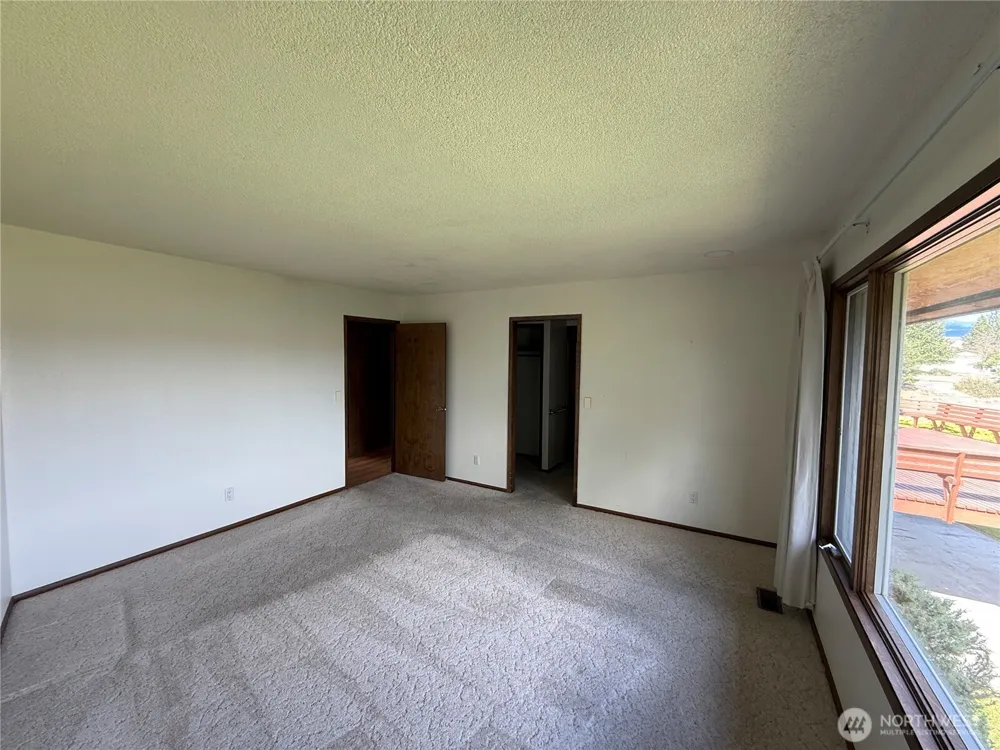 24 Valley View Drive Omak, WA 98841