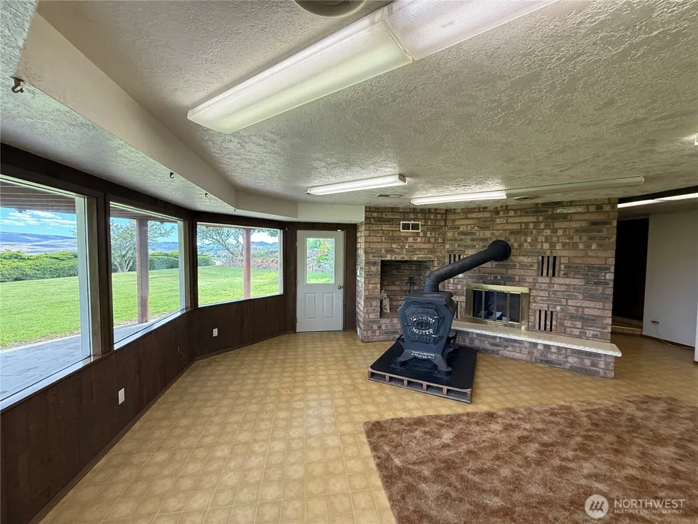 24 Valley View Drive Omak, WA 98841