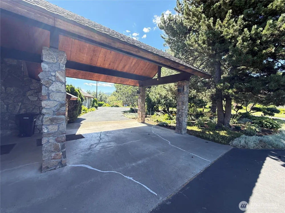 24 Valley View Drive Omak, WA 98841