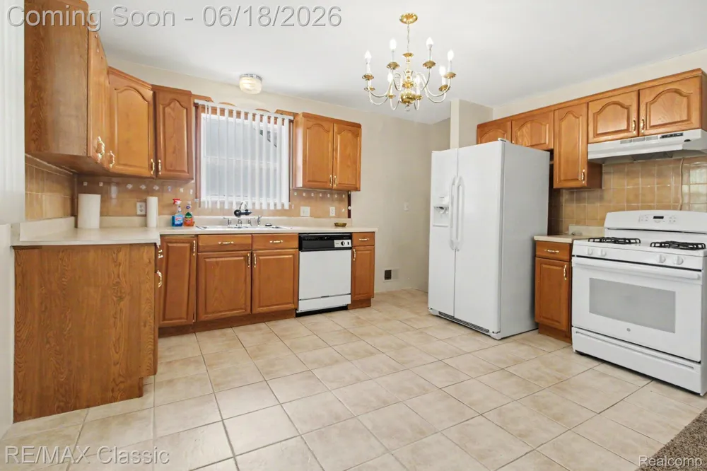 18825 Hanna Street Melvindale City, MI 48122