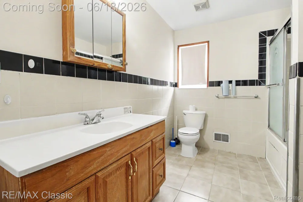 18825 Hanna Street Melvindale City, MI 48122