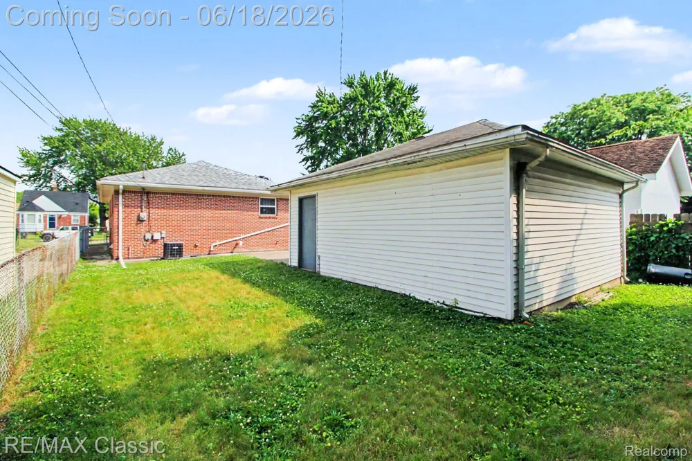 18825 Hanna Street Melvindale City, MI 48122