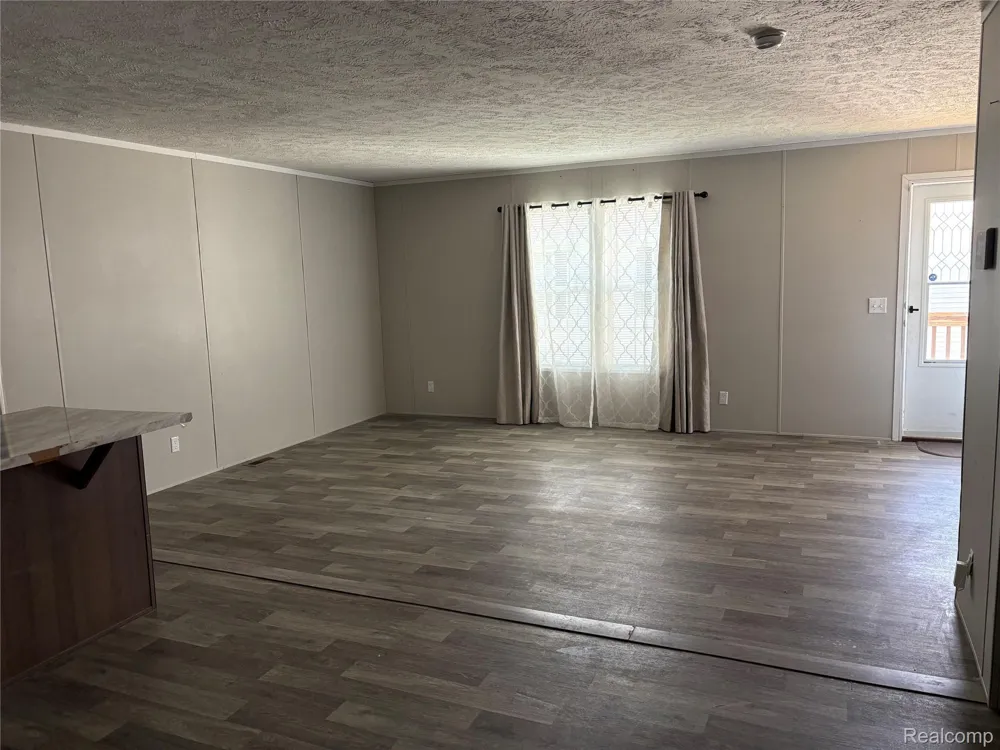 4229 Hillary Creek Burton City, MI 48519