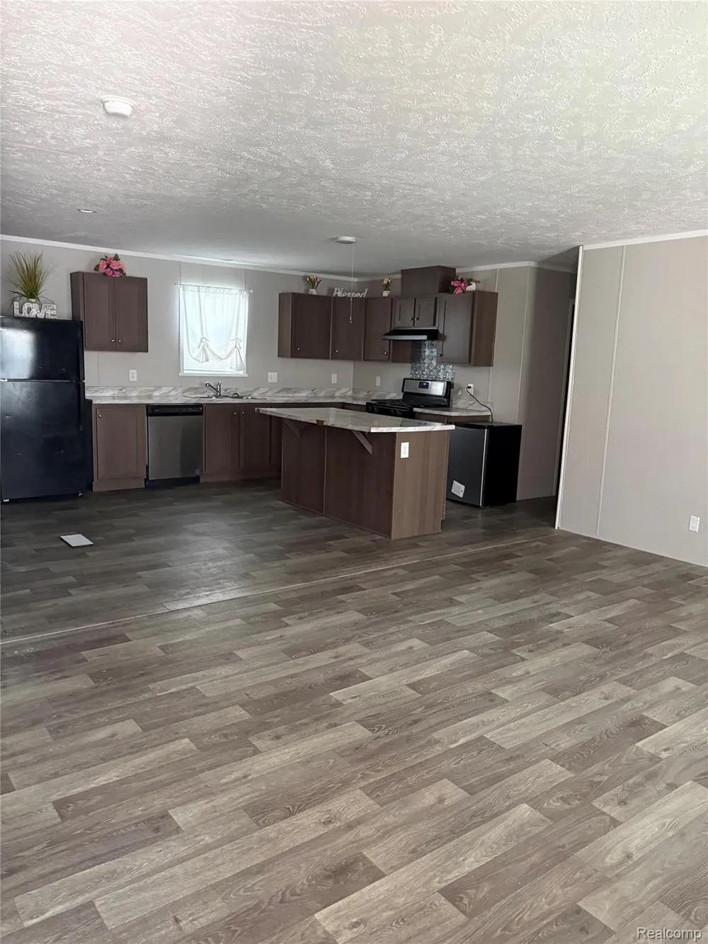4229 Hillary Creek Burton City, MI 48519