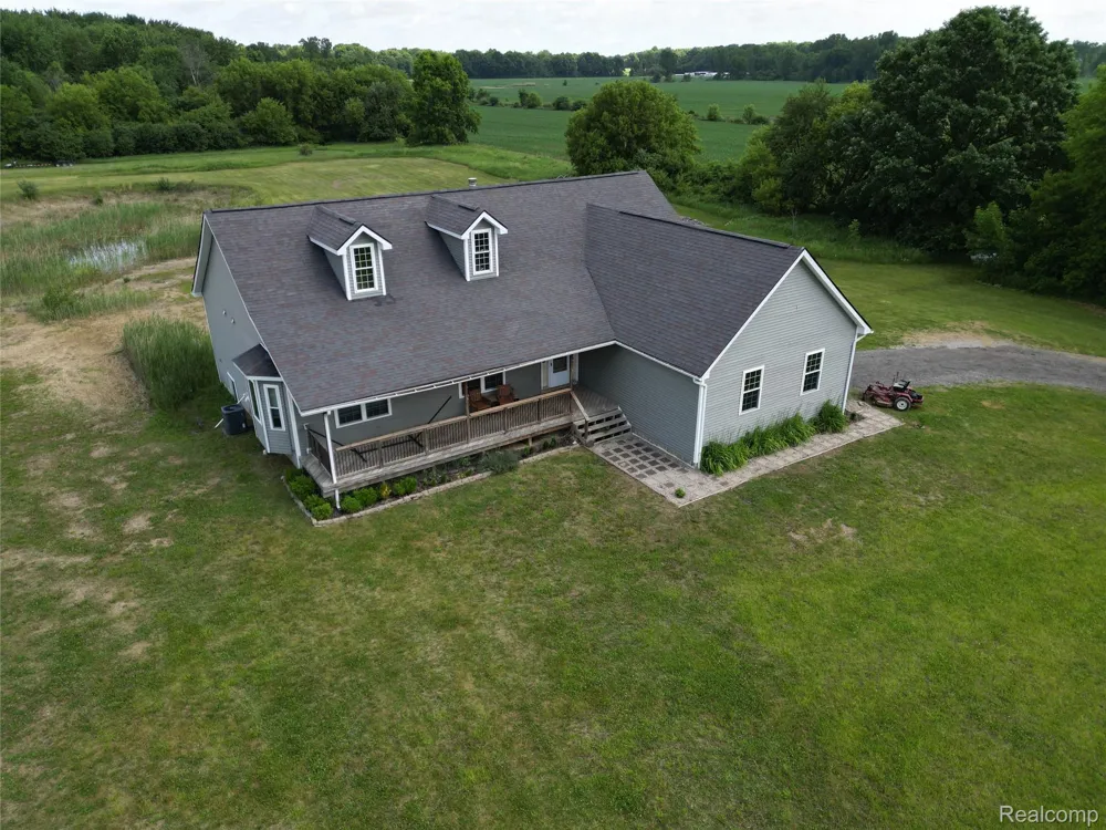 2543 Greenwood Road Lapeer Township, MI 48446