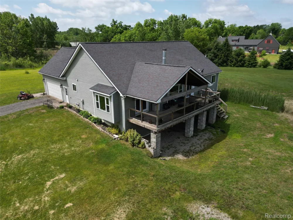 2543 Greenwood Road Lapeer Township, MI 48446