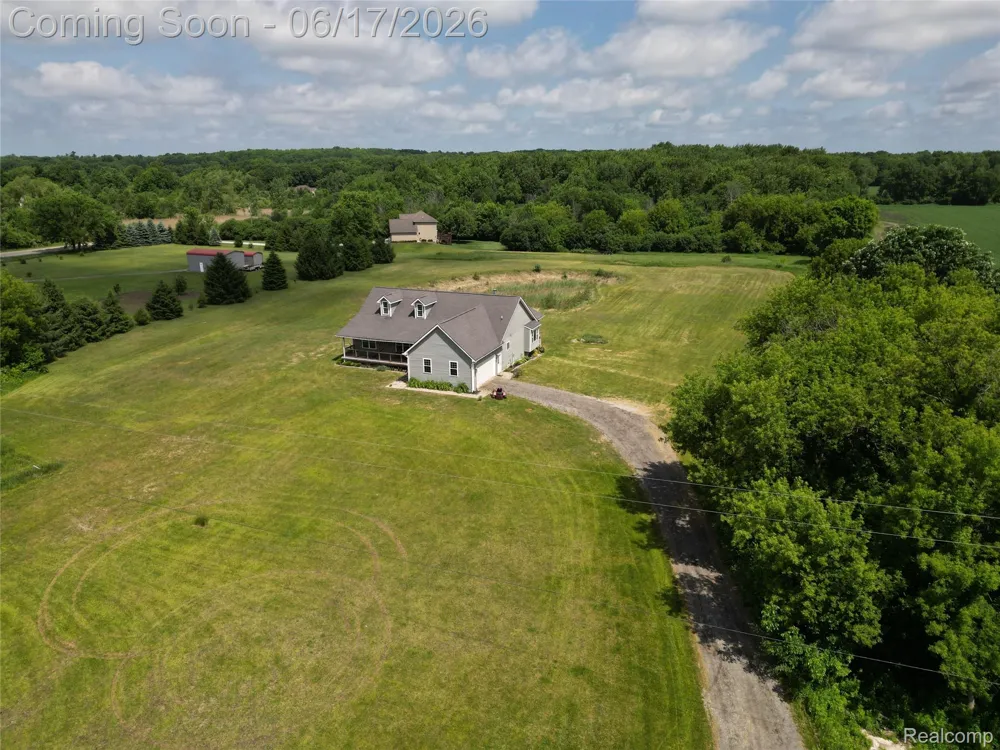 2543 Greenwood Road Lapeer Township, MI 48446