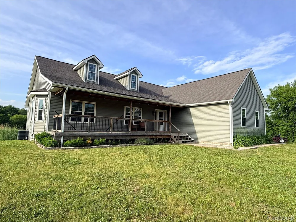 2543 Greenwood Road Lapeer Township, MI 48446