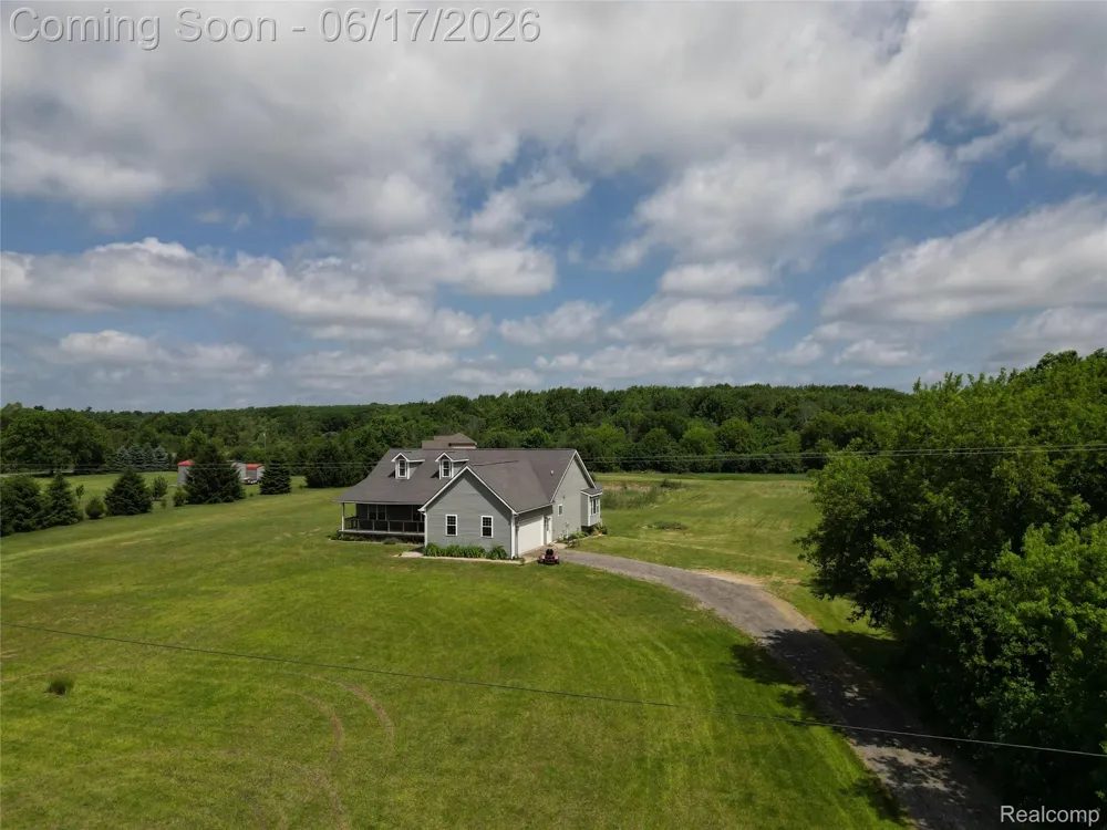 2543 Greenwood Road Lapeer Township, MI 48446