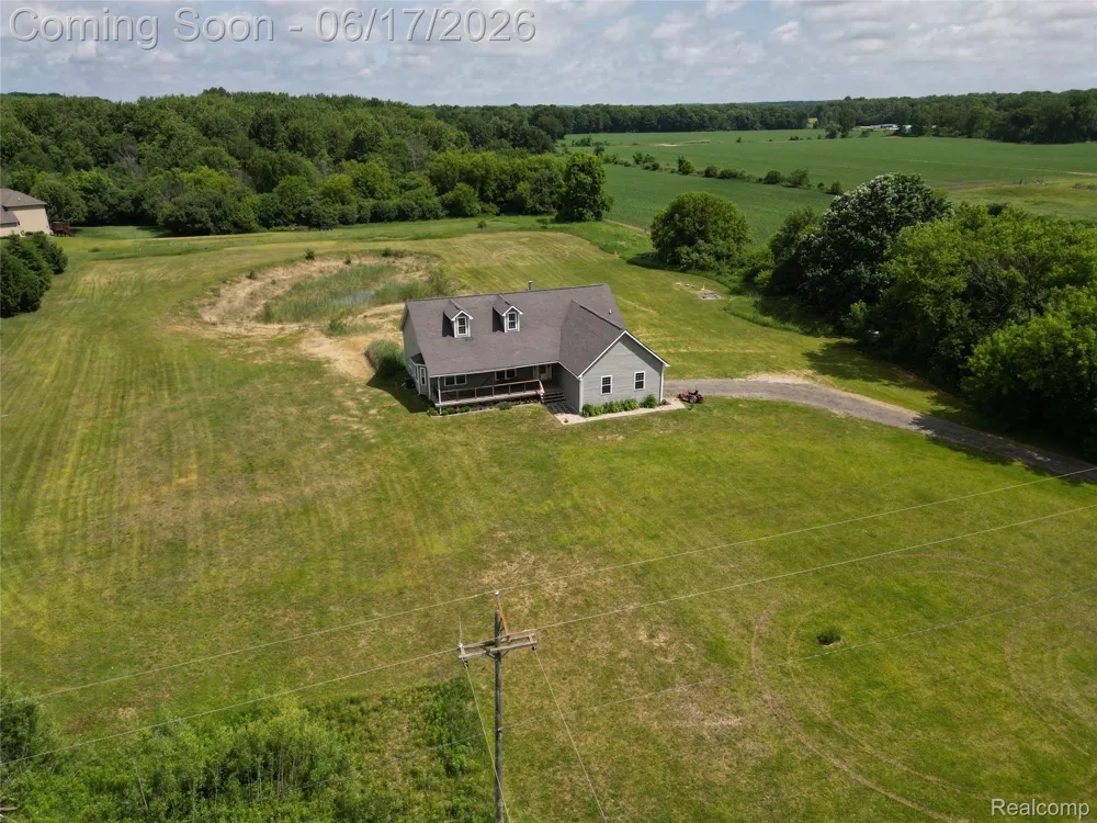 2543 Greenwood Road Lapeer Township, MI 48446