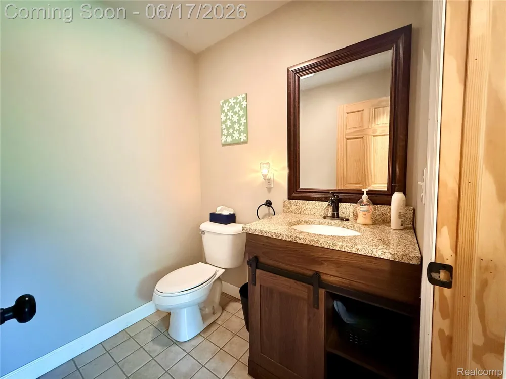 2543 Greenwood Road Lapeer Township, MI 48446