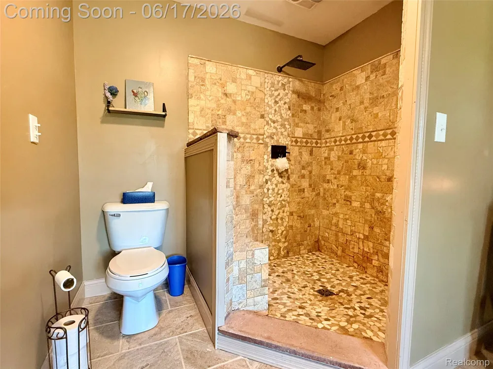 2543 Greenwood Road Lapeer Township, MI 48446