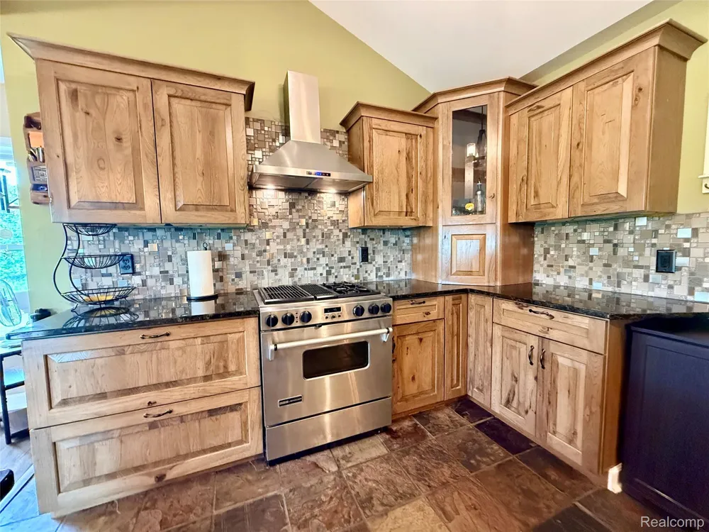 2543 Greenwood Road Lapeer Township, MI 48446