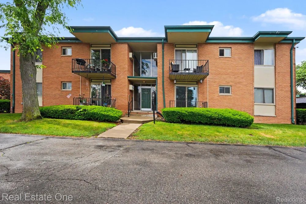 1968 Axtell Drive #3 Troy City, MI 48084